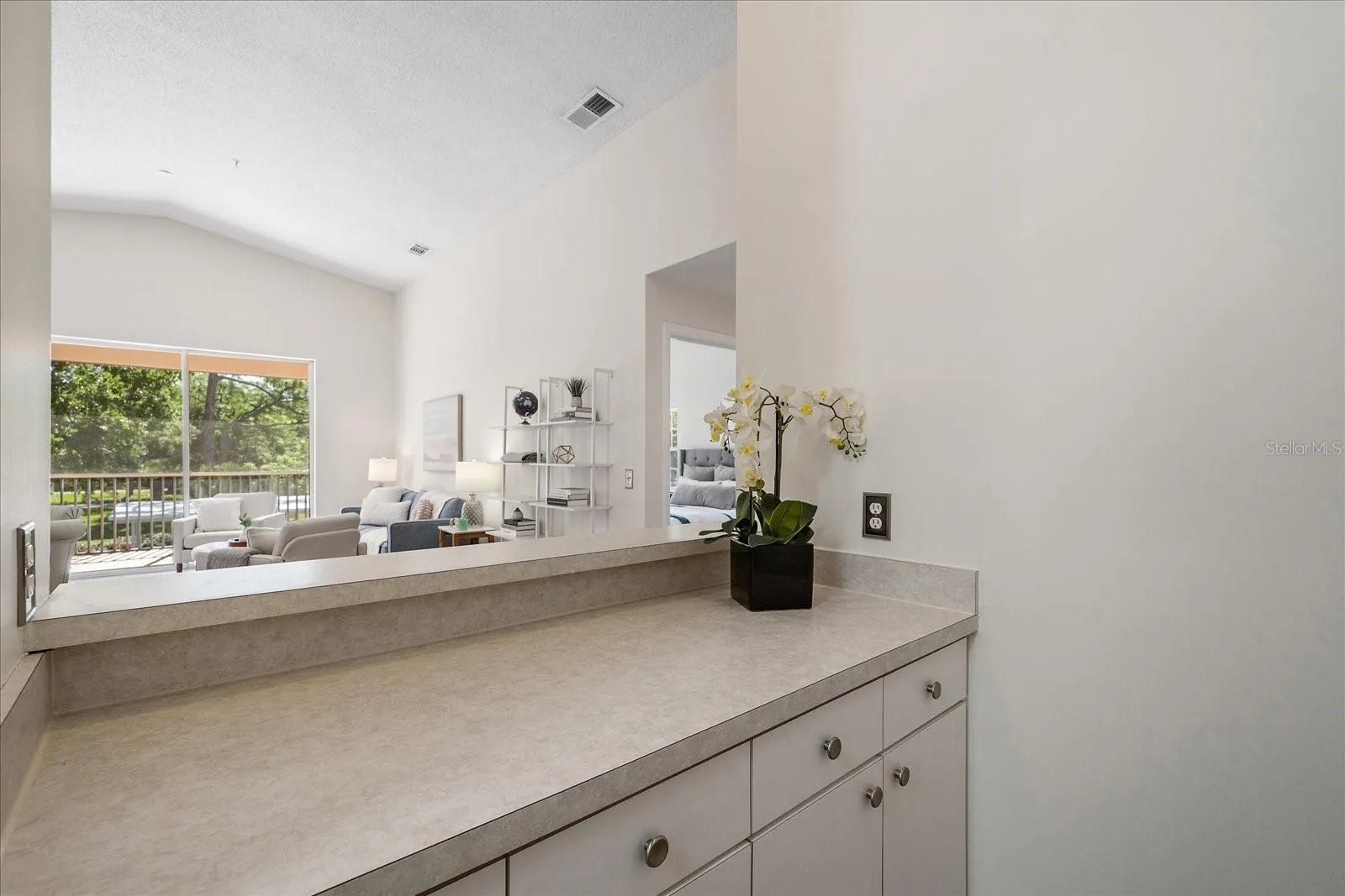Built-in bar