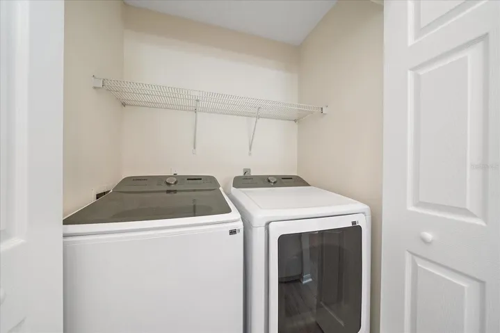 Washer & dryer closet