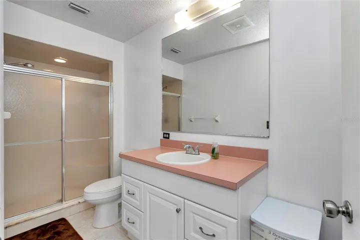 SHOWER/SEPARATE VANITY