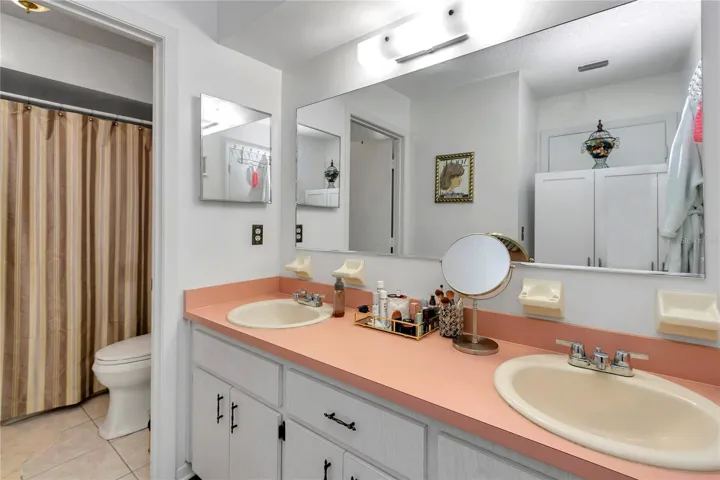 ENSUITE BATHROOM