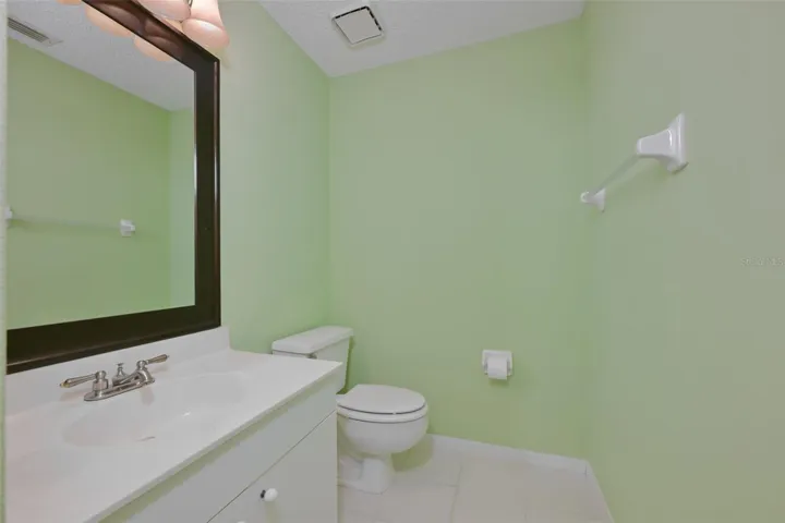 2nd Floor Bathroom