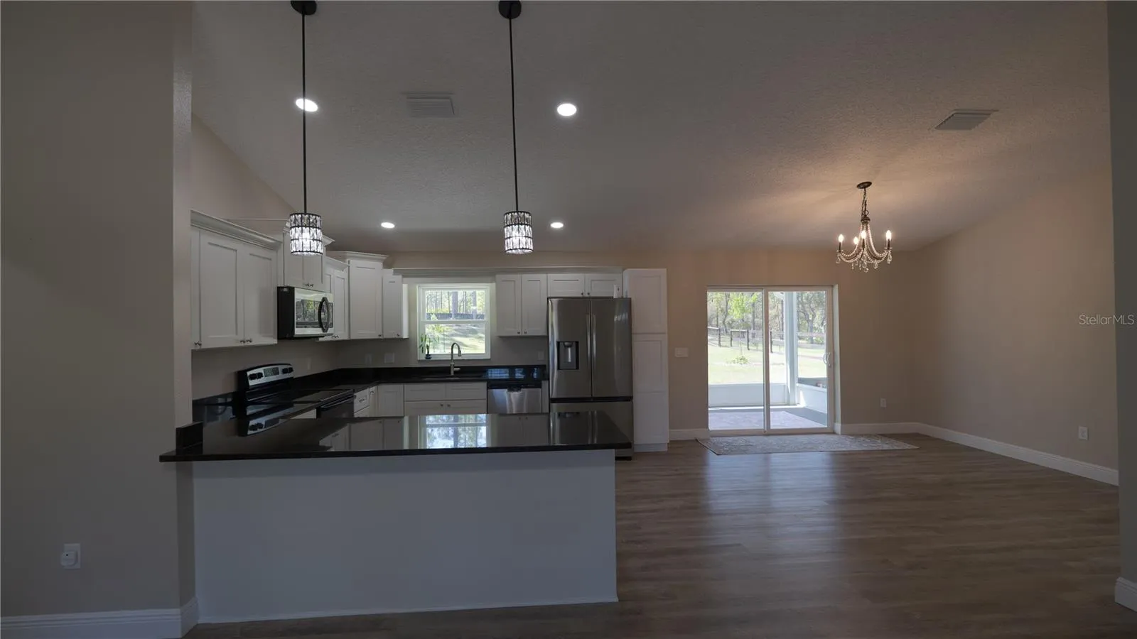 Kitchen Breakfast Bar