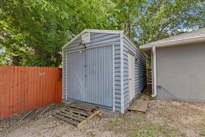 Storage shed 2 with electric