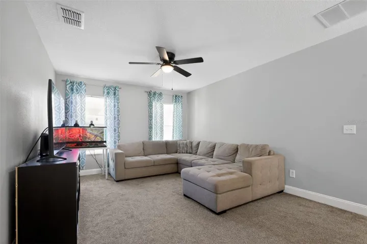 Open loft upstairs