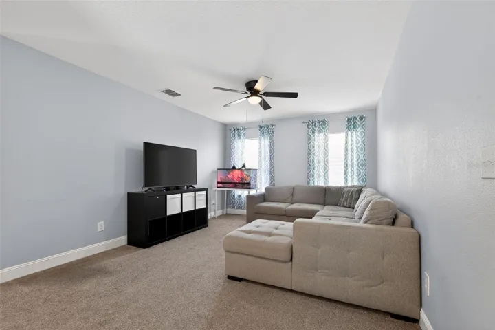 Open loft upstairs