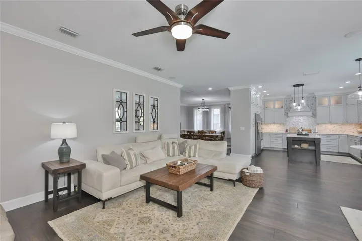 Family Room back to Kitchen