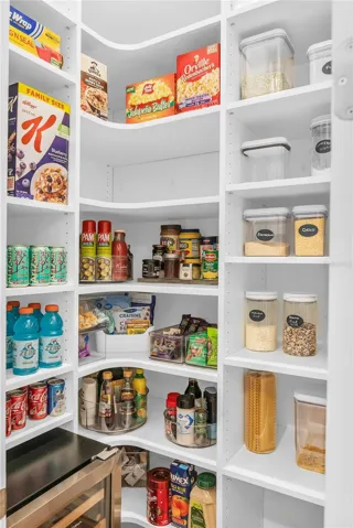 Walk-in  pantry