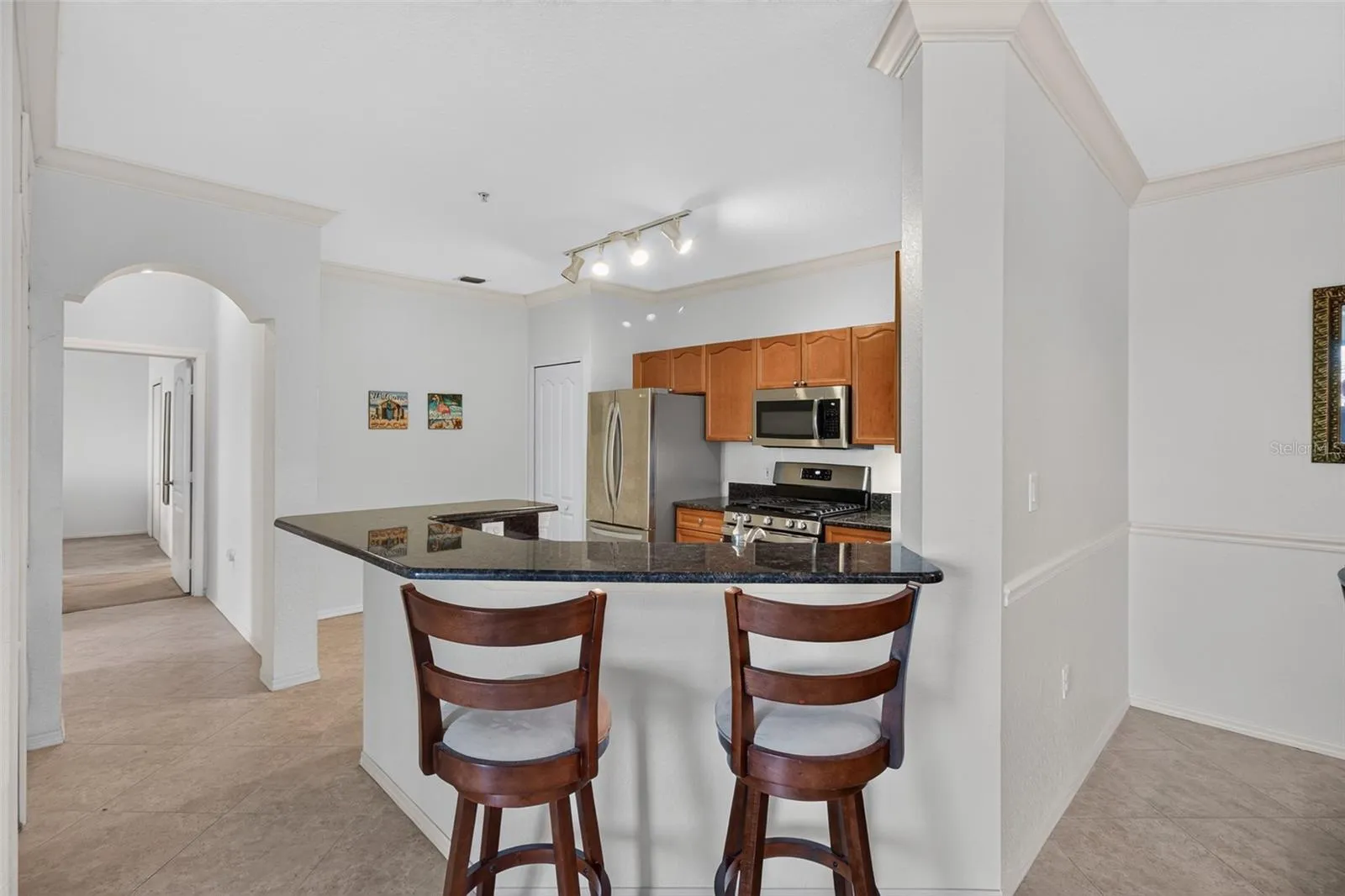 Breakfast bar