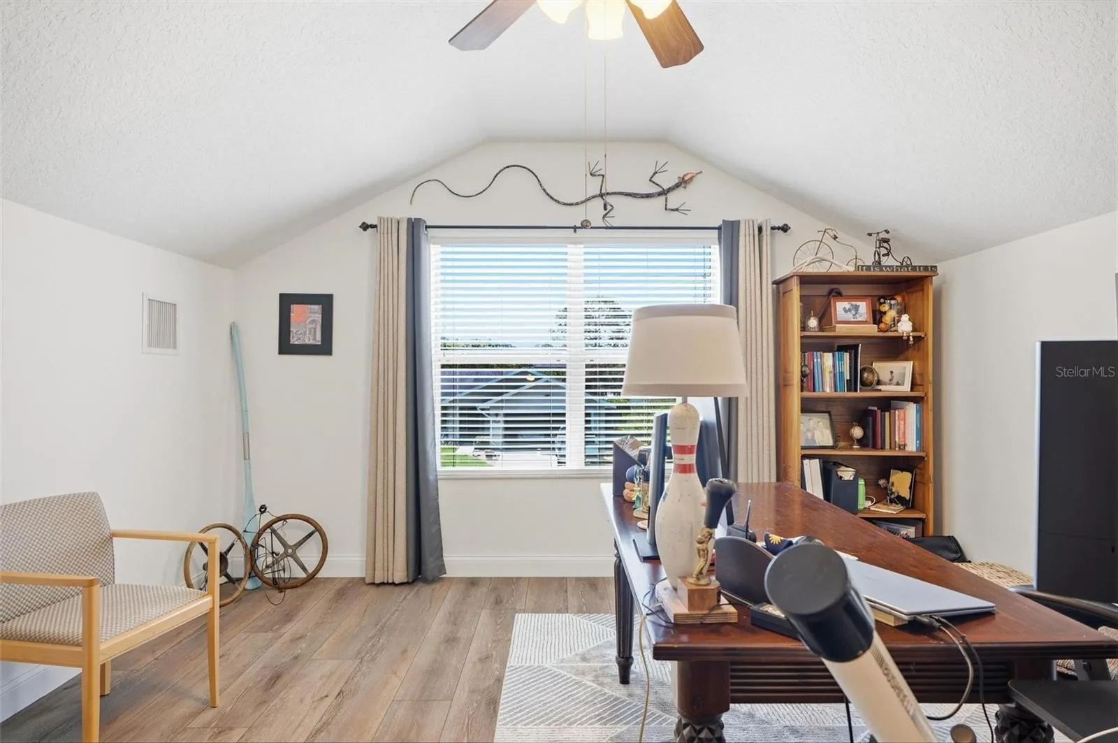 2nd Floor Bedroom/Office/Flex Space
