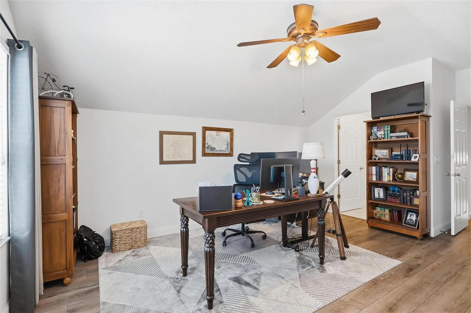 2nd Floor Bedroom/Office/Flex Space