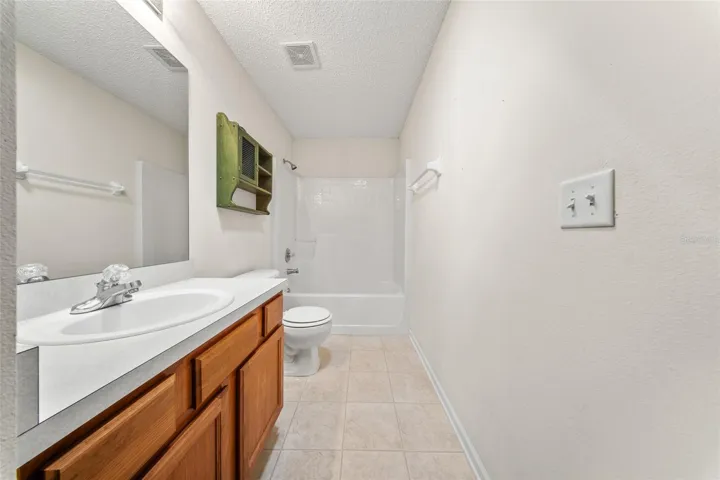 Spare bathroom- Split floor plan