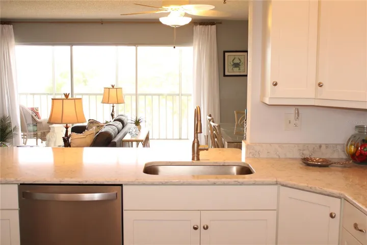 Kitchen/ dining area/ family room