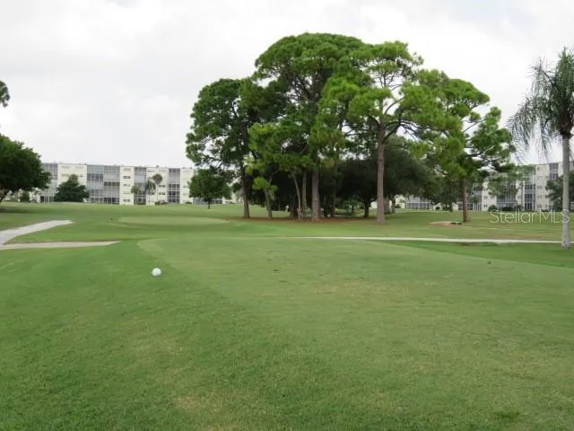 Golfing community