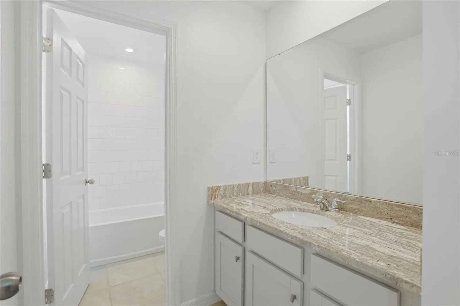 Full Bathroom 1