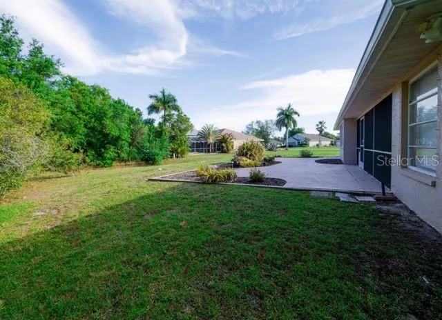 Private secluded patio/yard