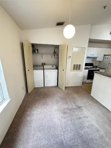 Dining Room/Laundry