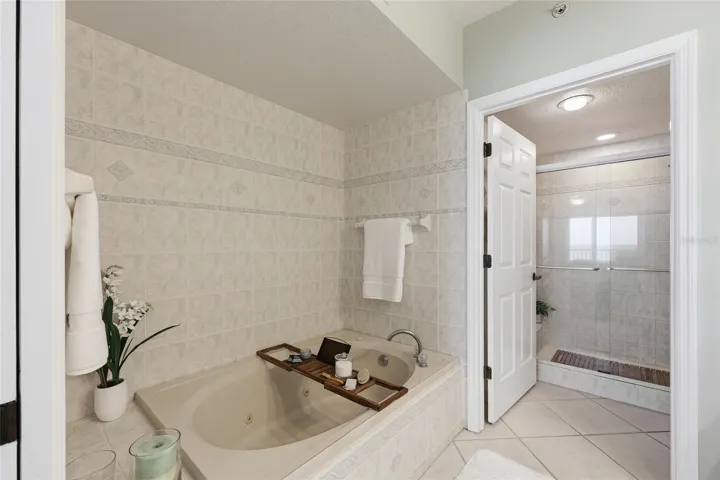 Primary ensuite soaker tub