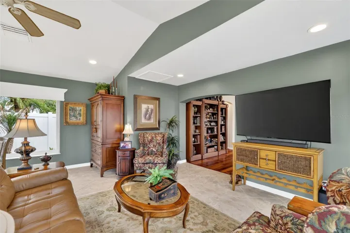 Expansive 19'x18' Florida Room