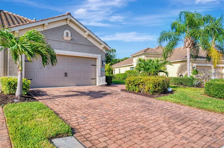 Front of Villa, Paver Driveway