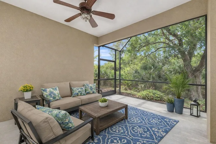 Virtual staging used on this photo.