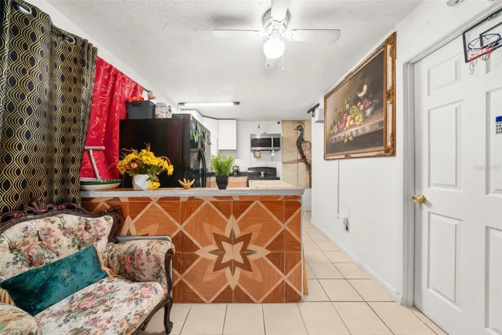 living room/kitchen
