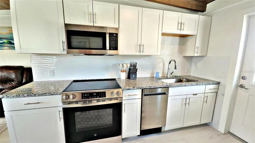 BRAND NEW KITCHEN FULLY EQUIPPED