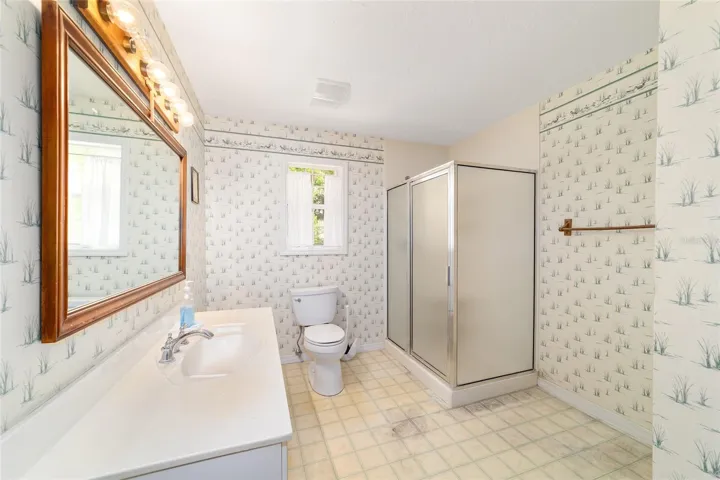 Large 3rd bath