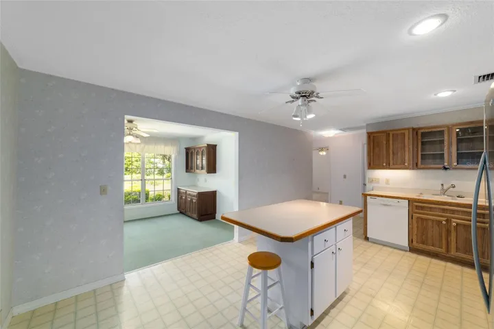 Kitchen toward Florida room