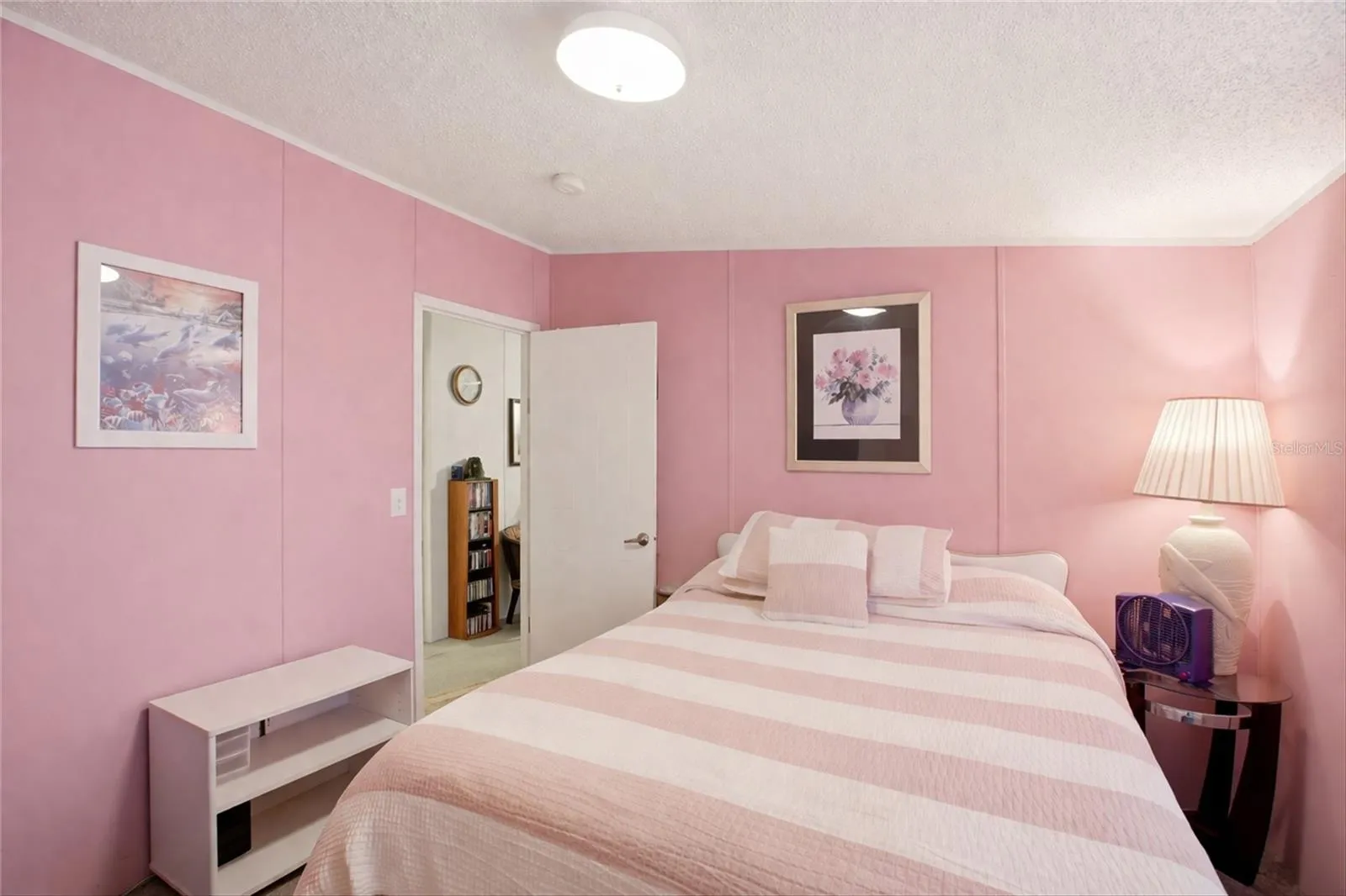 Guest bedroom