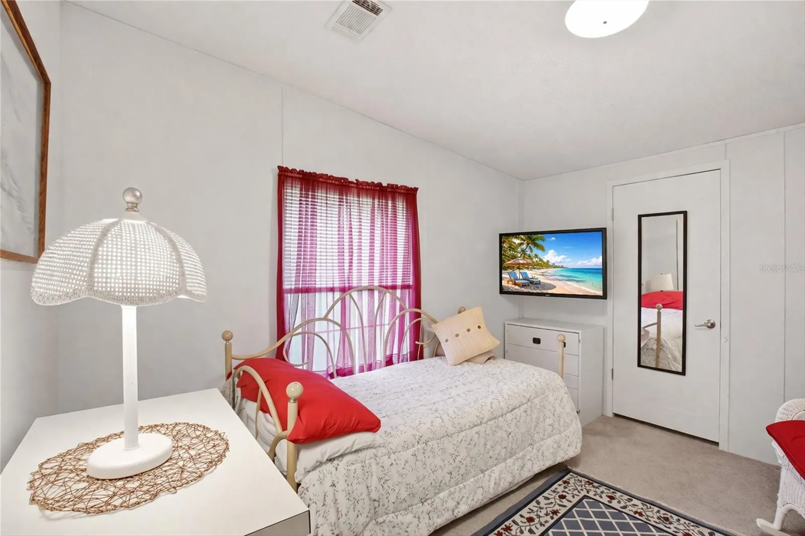 Guest bedroom