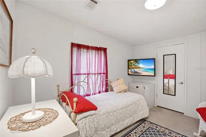 Guest bedroom
