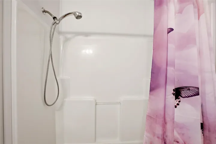 Guest Bathroom shower tub combo