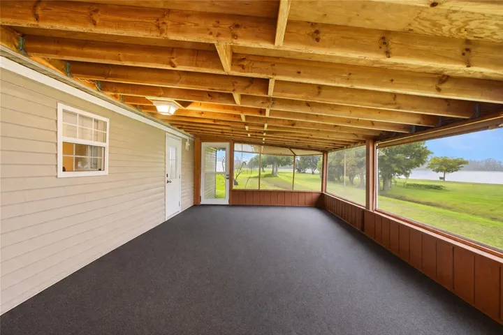 Large Enclosed lanai