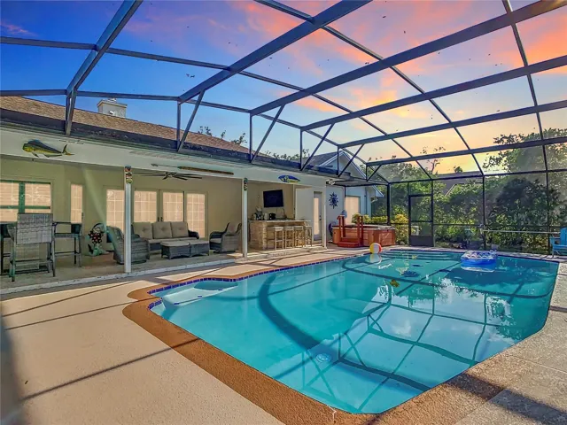 Welcoming Outdoor Pool and Kitchen