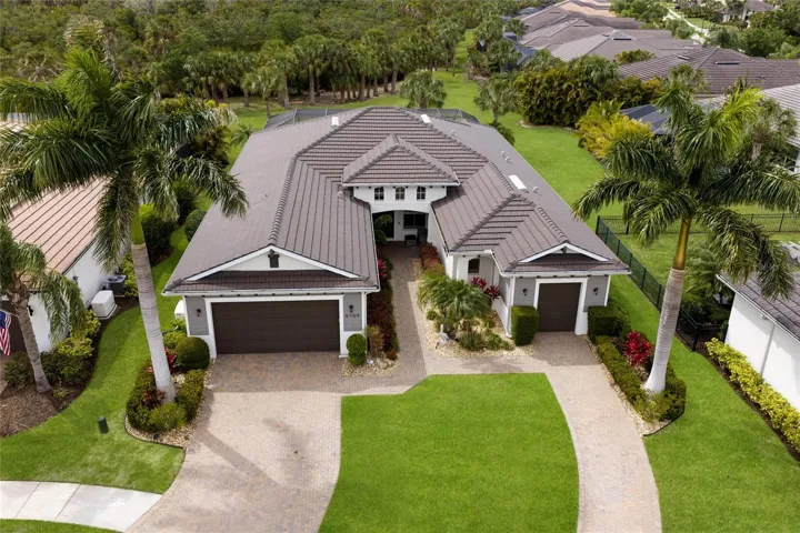 WCI build on 1/4- 1/2 acre private 3bed 3 1/2 pool home -priced to sell.
