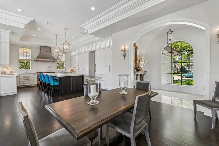 BREAKFAST NOOK