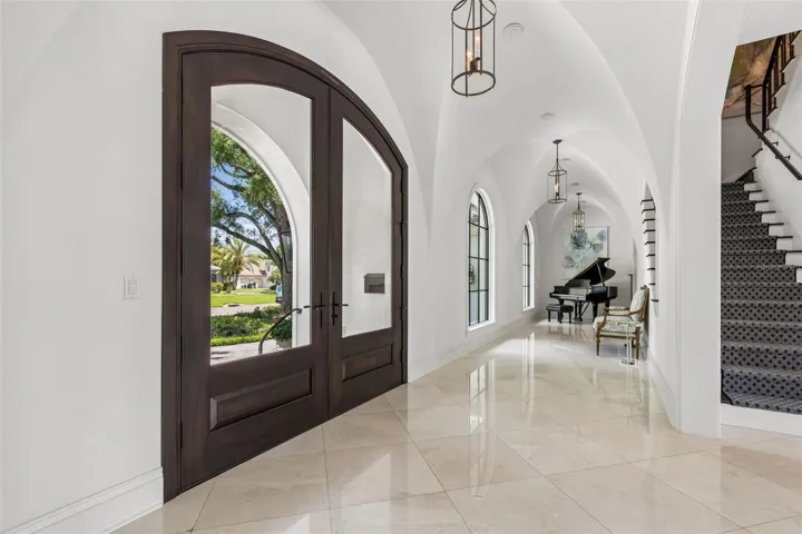 FRONT ENTRY GALLERY