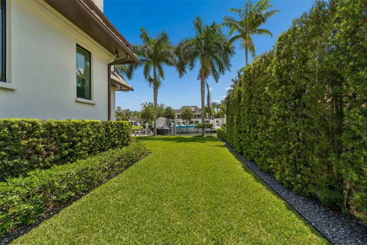 SIDE YARD