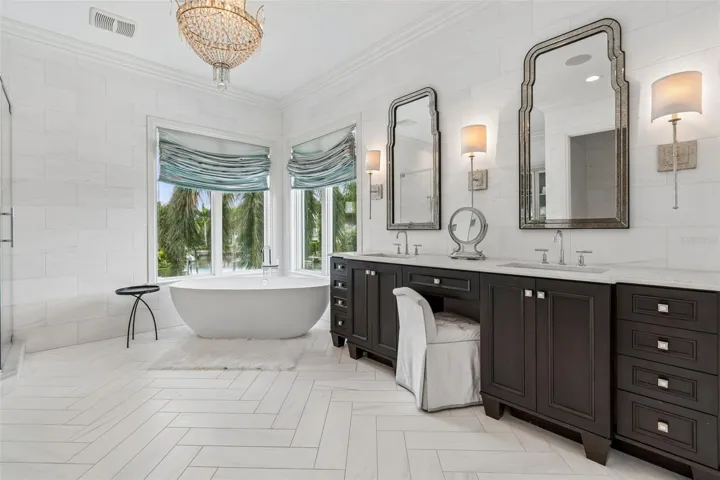 OWNERS RETREAT BATH