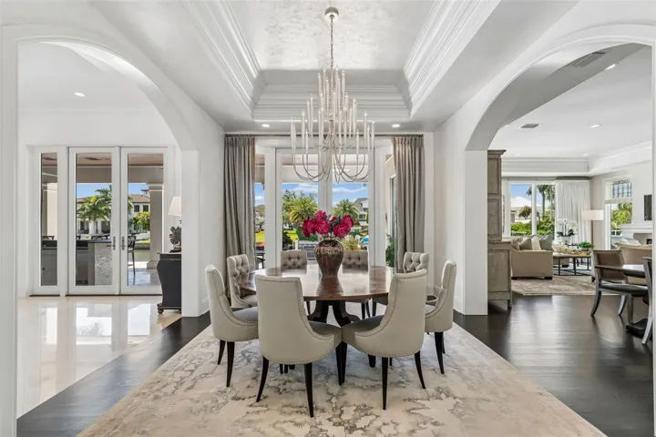 FORMAL DINING