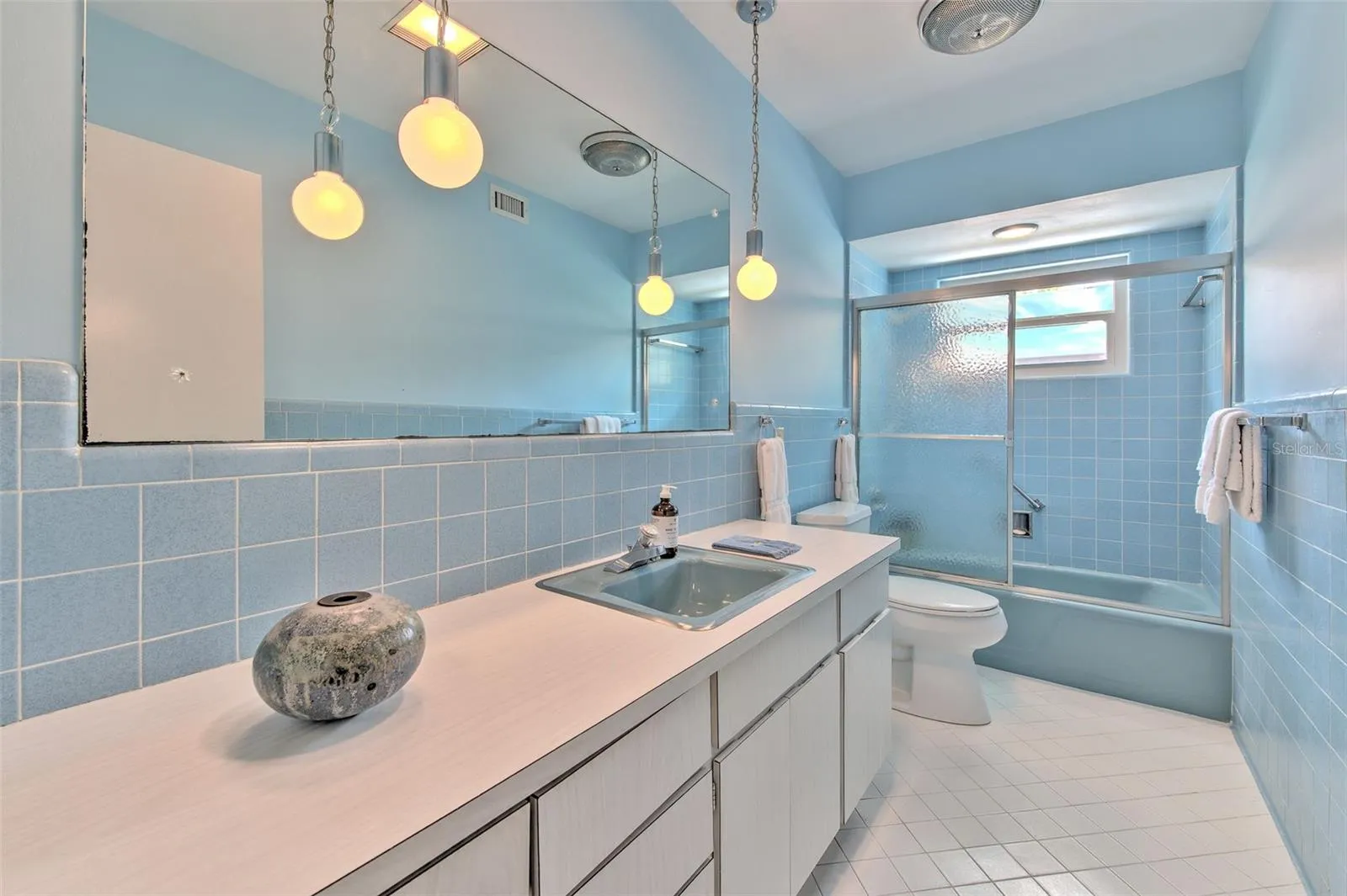 Bathroom 3 in Hallway