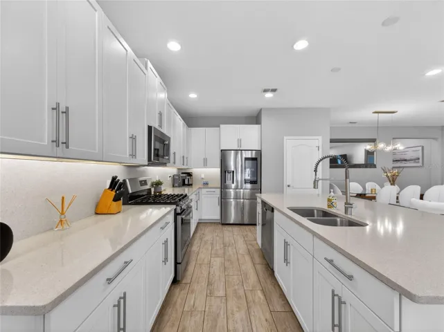 Convenient Layout for Easy Food Preparation and Clean Up