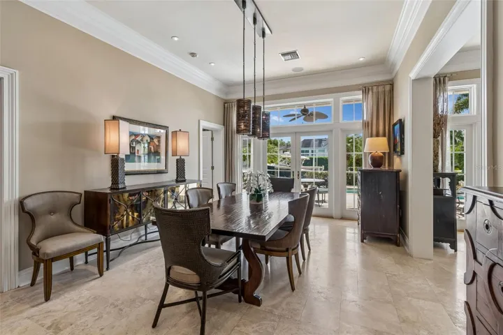 BREAKFAST ROOM