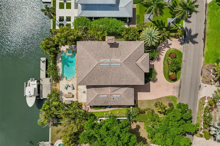 AERIAL VIEW/CANAL