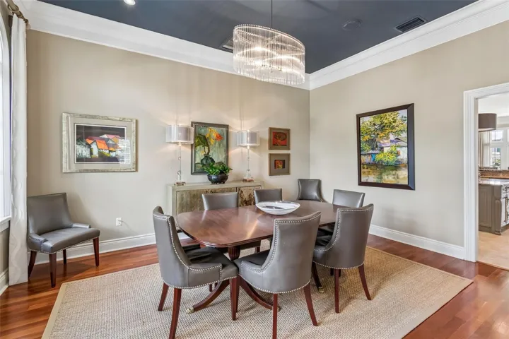 FORMAL DINING
