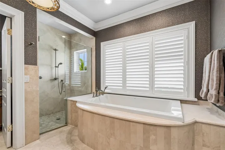 OWNERS BATH