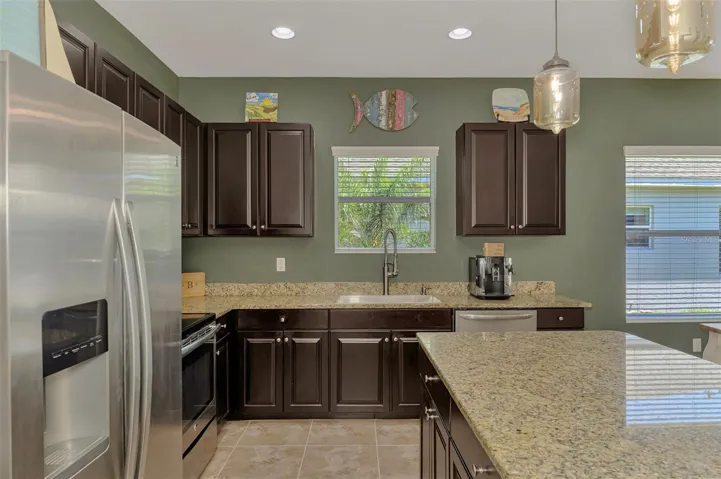 Clean, modern kitchen.