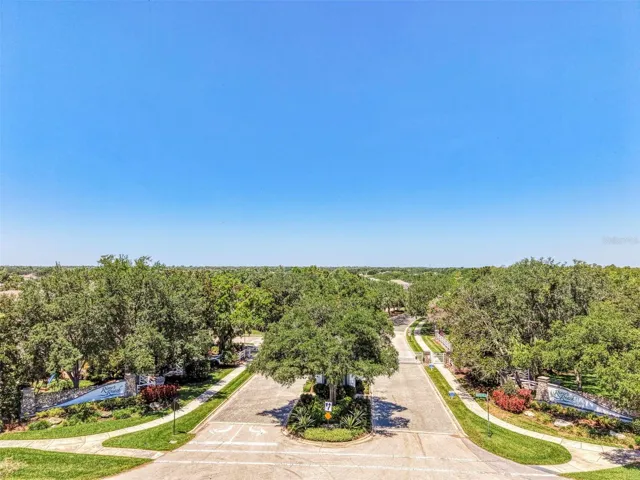Established and Mature, Gated Entrance to River's Reach in Parrish, FL. Manatee County. 3 Bed, 2 Bath POOL Home for Sale.
