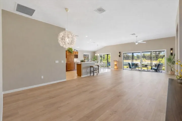NEW MOHAWK LAMINATE FLOORING-COLOR SANDCASTLE OAK