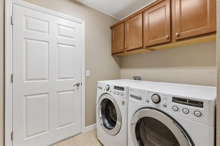 LAUNDRY ROOM-WASHER/DRYER CONVEYS